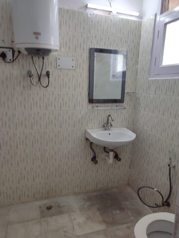 Bathroom in 3 BHK Apartment at Sector 22 Dwarka – for Rent