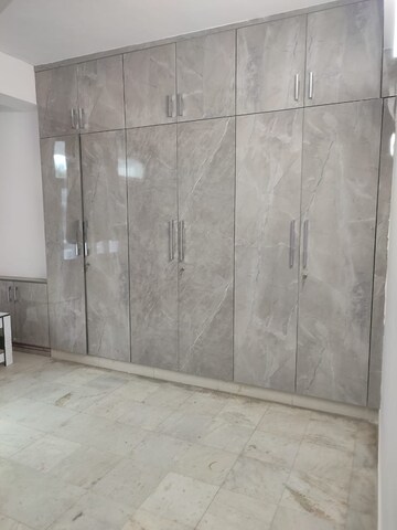 Room in 3 BHK Apartment at Sector 22 Dwarka – for Rent