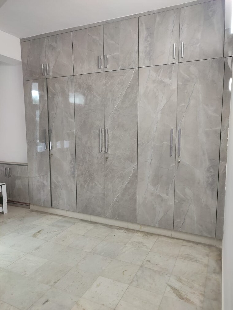 Room, sector 22 dwarka 3 Bedroom 1700 Sq.Ft. Apartment In Sector 22 Dwarka Delhi 9636801