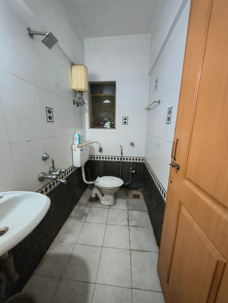 Bathroom, concrete-sai-swar 2 Bedroom 1000 Sq.Ft. Apartment In Kharghar Navi Mumbai 9636809