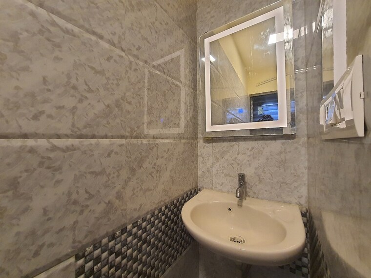 Bathroom, khar west 2 Bedroom 700 Sq.Ft. Apartment In Khar West Mumbai 9636841
