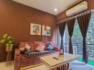 Bedroom in 2 BHK Apartment at Khar West – for Rent