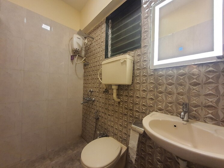 Bathroom, khar west 2 Bedroom 700 Sq.Ft. Apartment In Khar West Mumbai 9636841