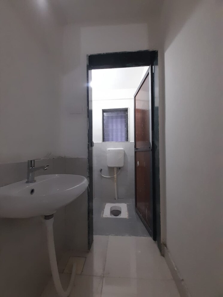 Bathroom, malad east 1 Bedroom 465 Sq.Ft. Apartment In Malad East Mumbai 9636874
