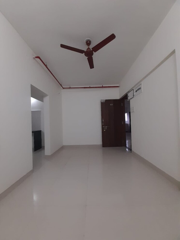 Room, malad east 1 Bedroom 465 Sq.Ft. Apartment In Malad East Mumbai 9636874