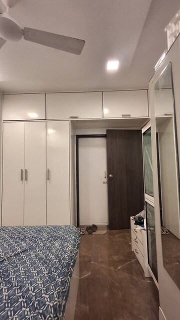 2 BHK Apartment For Rent in Kandivali East