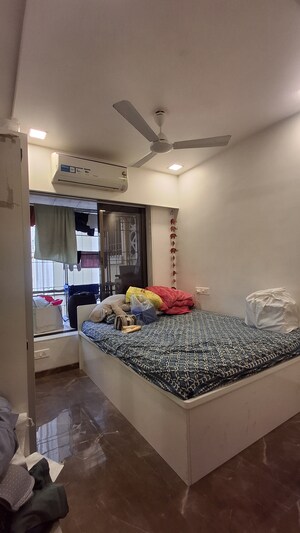 Furnished Amenities in 2 BHK Apartment at Kandivali East – for Rent