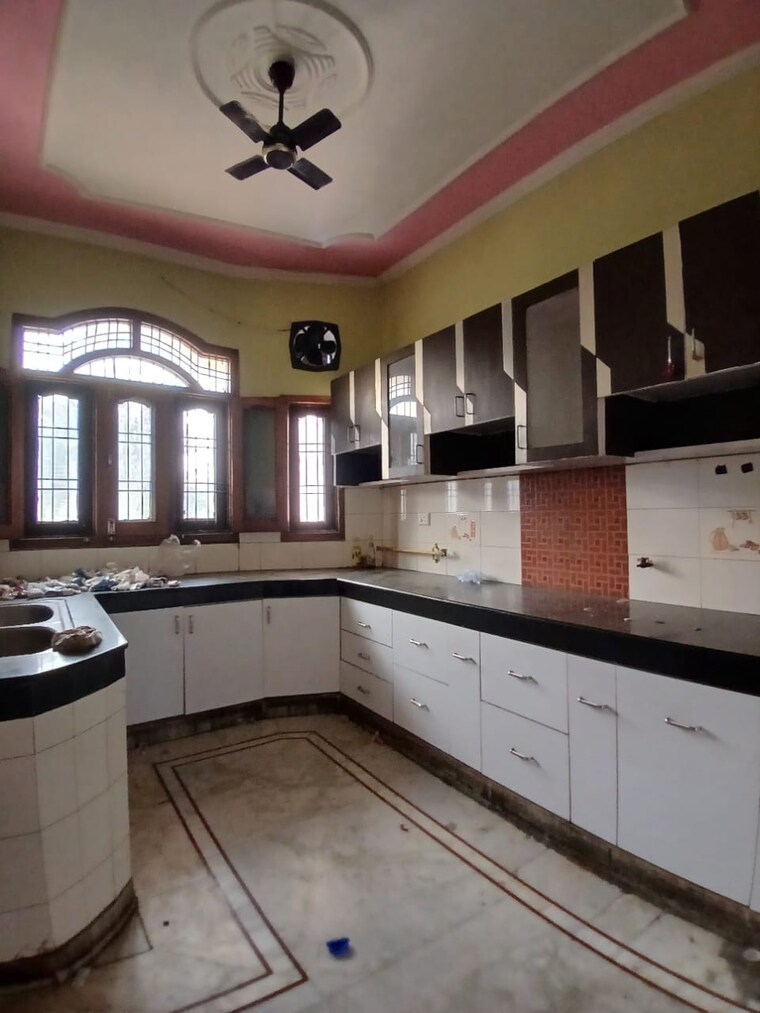 Kitchen, spring-field 3 Bedroom 250 Sq.Ft. Builder Floor In Sector 31 Faridabad 9637133