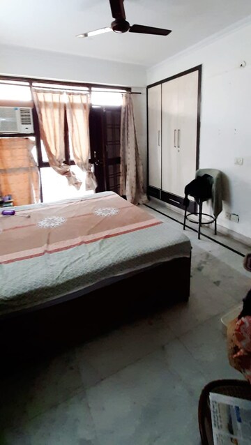 Bedroom in 3 BHK Apartment at Dwarka – for Rent