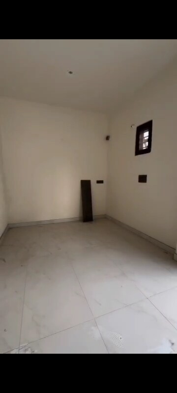 Room in 3 BHK Independent House at Vip Road – for Sale
