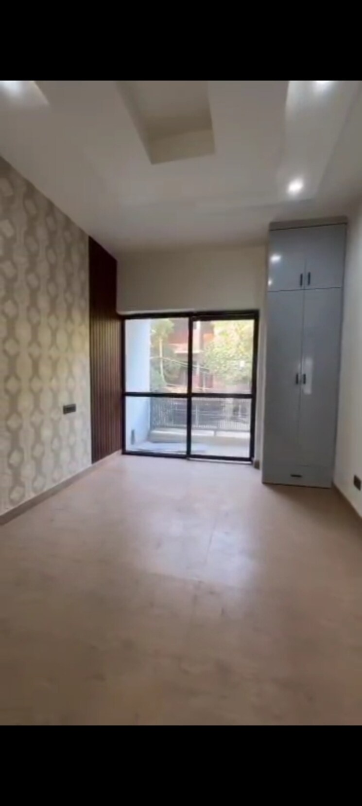 Room, vip road 3 Bedroom 167 Sq.Yd. Independent House In Vip Road Zirakpur 9637165