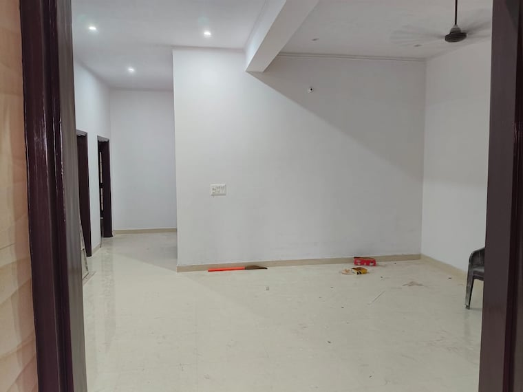 Room, kanth road 4 Bedroom 2000 Sq.Ft. Builder Floor In Kanth Road Moradabad 9637085