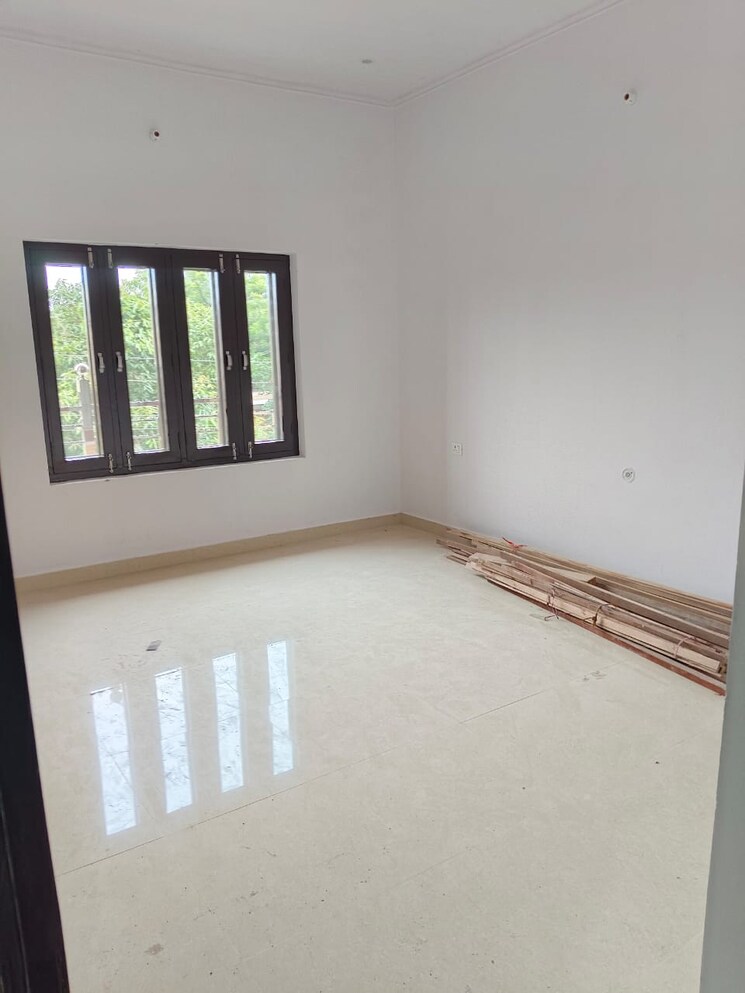Room, kanth road 4 Bedroom 2000 Sq.Ft. Builder Floor In Kanth Road Moradabad 9637085