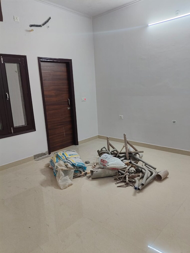 Room, kanth road 4 Bedroom 2000 Sq.Ft. Builder Floor In Kanth Road Moradabad 9637085