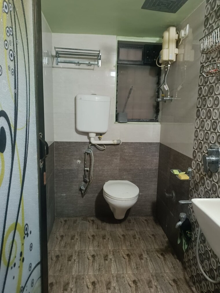 Bathroom, prakruti-chs-ltd 3 Bedroom 1300 Sq.Ft. Apartment In Kharghar Navi Mumbai 9637033