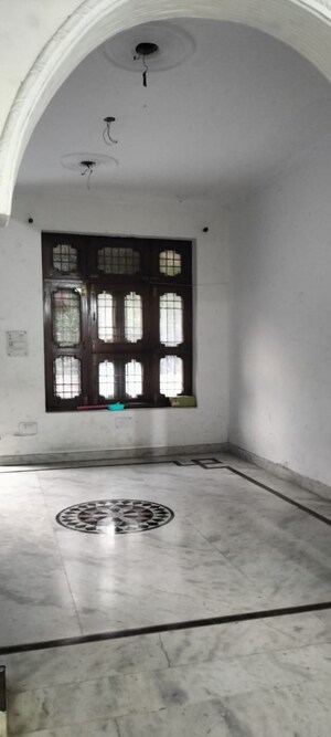 Room in 2 BHK Independent House at Beta I Greater Noida – for Rent