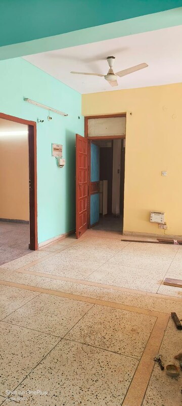 Room in 3 BHK Apartment at Sector 10 Dwarka – for Rent