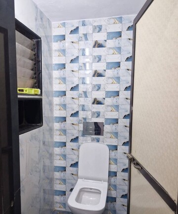 Bathroom in 1 BHK Apartment at Andheri East – for Rent