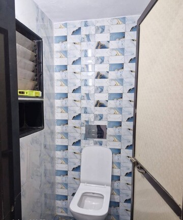 Bathroom in 1 BHK Apartment at Andheri East – for Rent