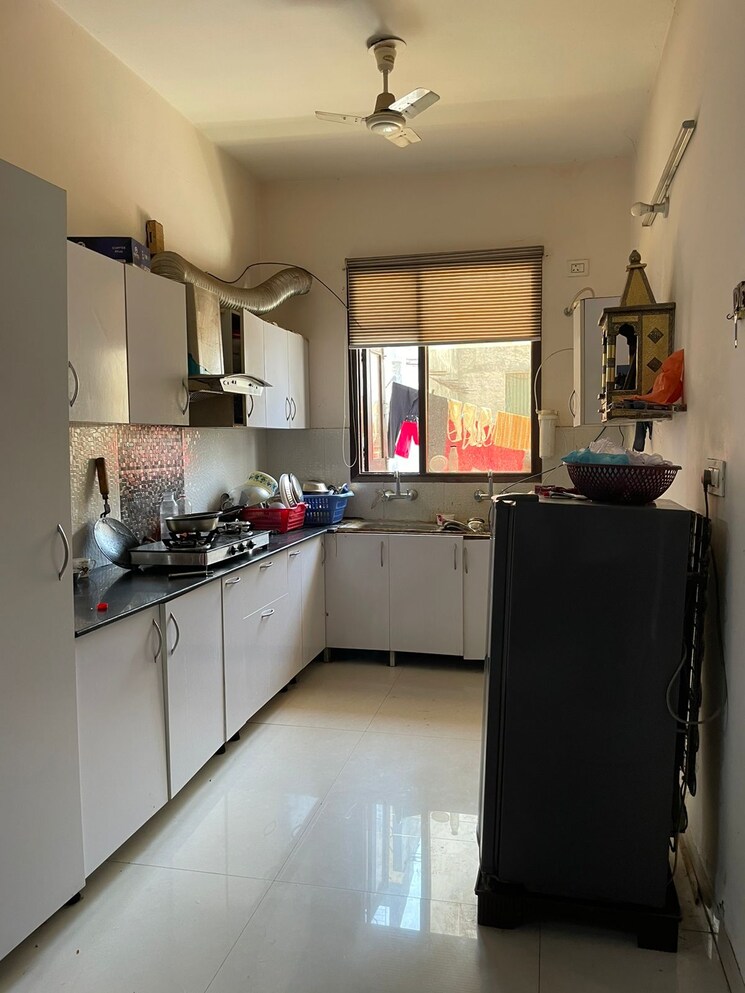 Kitchen, essentia-homes 3 Bedroom 1000 Sq.Ft. Apartment In Vip Road Zirakpur 9637138