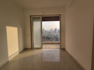 Room in 2.5 BHK Apartment at Bhoomi Celestia, Malad West – for Sale