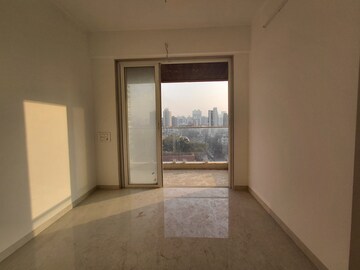 Room in 2.5 BHK Apartment at Bhoomi Celestia, Malad West – for Sale