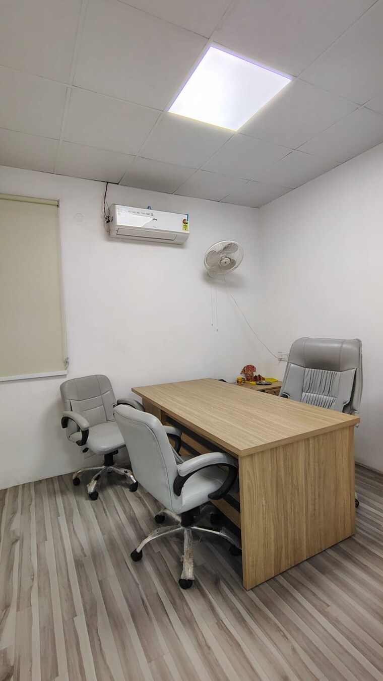 Team Area, sector 3 Commercial Office Space 160 Sq.Mt. In Sector 3 Noida 9637312