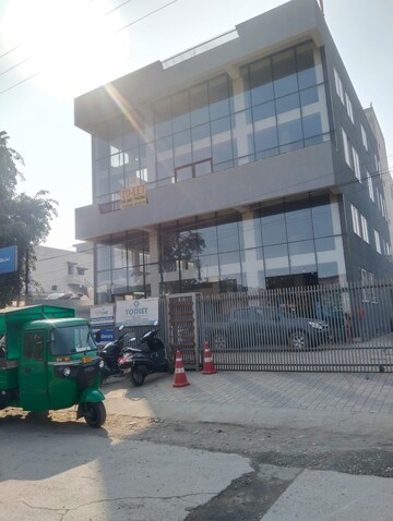  Showroom For Sale in Sector 5