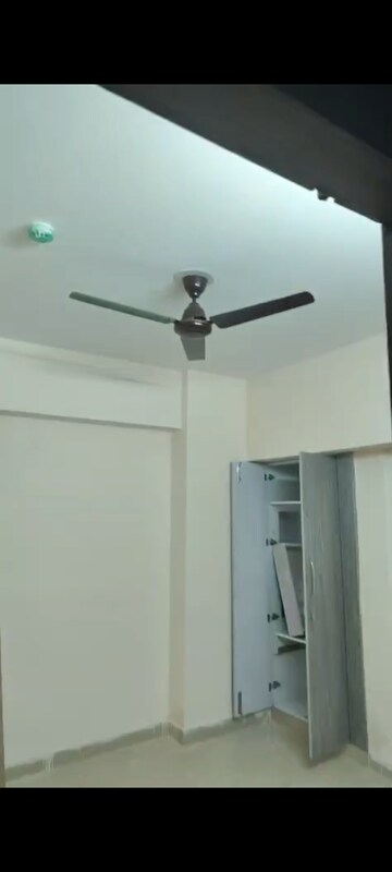 Furnished Amenities in 1 BHK Apartment at Amrapali Dream Valley, Tech Zone 4 Greater Noida – for Rent