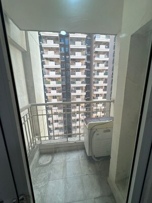 Bathroom in 1 BHK Apartment at Amrapali Dream Valley, Tech Zone 4 Greater Noida – for Rent