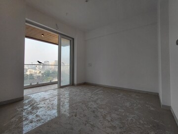 Room in 3 BHK Apartment at Bhoomi Celestia, Malad West – for Sale