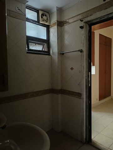 Bathroom in 3 BHK Apartment at Sector 5 Dwarka – for Rent