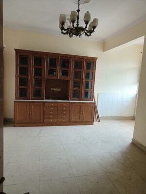 Room in 3 BHK Apartment at Sector 5 Dwarka – for Rent