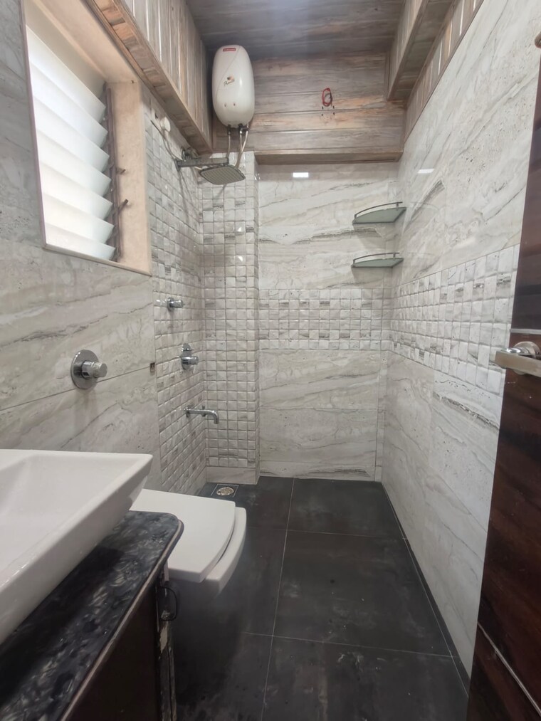 Bathroom, sheth-vasant-galaxy 2 Bedroom 700 Sq.Ft. Apartment In Goregaon West Mumbai 9637504