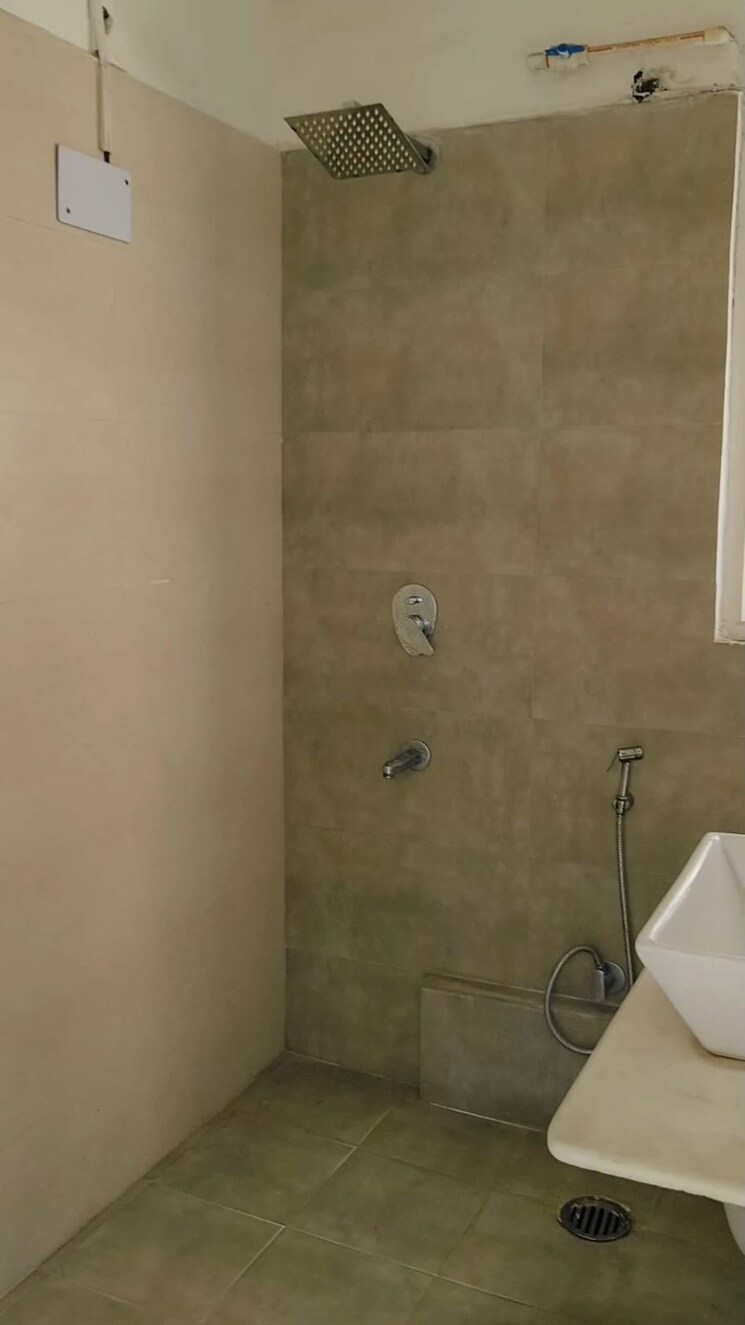 Bathroom, sector 4 dwarka 3.5 Bedroom 1710 Sq.Ft. Apartment In Sector 4 Dwarka Delhi 9637508