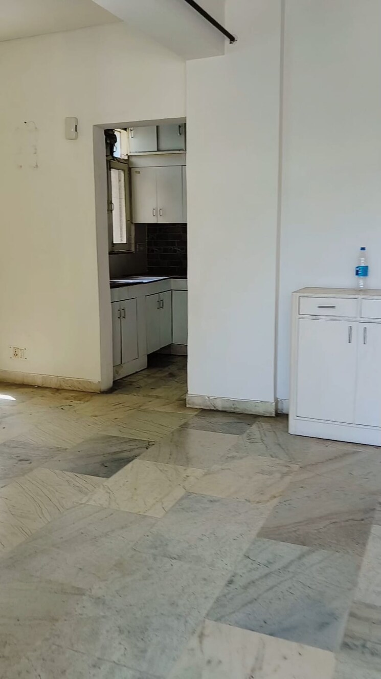 Room, sector 4 dwarka 3.5 Bedroom 1710 Sq.Ft. Apartment In Sector 4 Dwarka Delhi 9637508