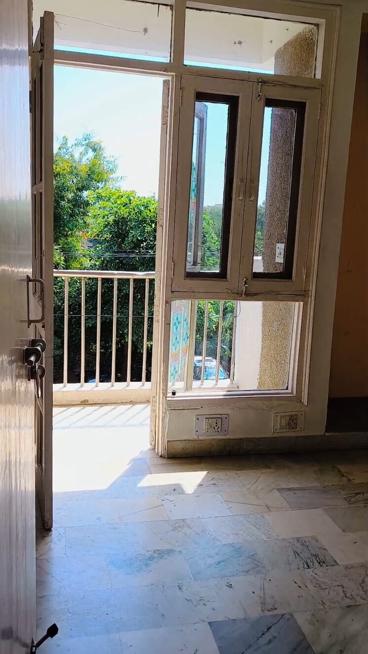 Balcony, sector 4 dwarka 3.5 Bedroom 1710 Sq.Ft. Apartment In Sector 4 Dwarka Delhi 9637508