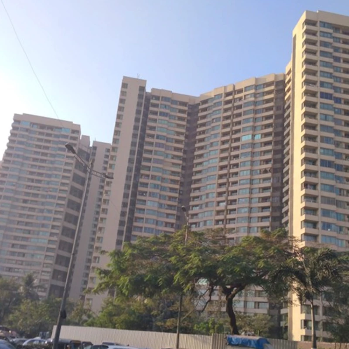 2.5 BHK 1000 Sq.Ft. Apartment in Oberoi Realty Splendor