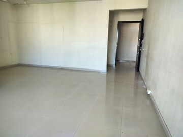 Room in 2 BHK Apartment at Oberoi Realty Park View, Kandivali East – for Rent