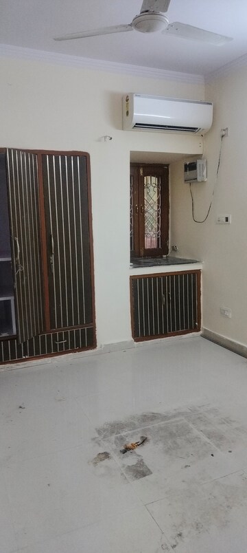 Balcony in 2 BHK Apartment at Janakpuri – for Rent