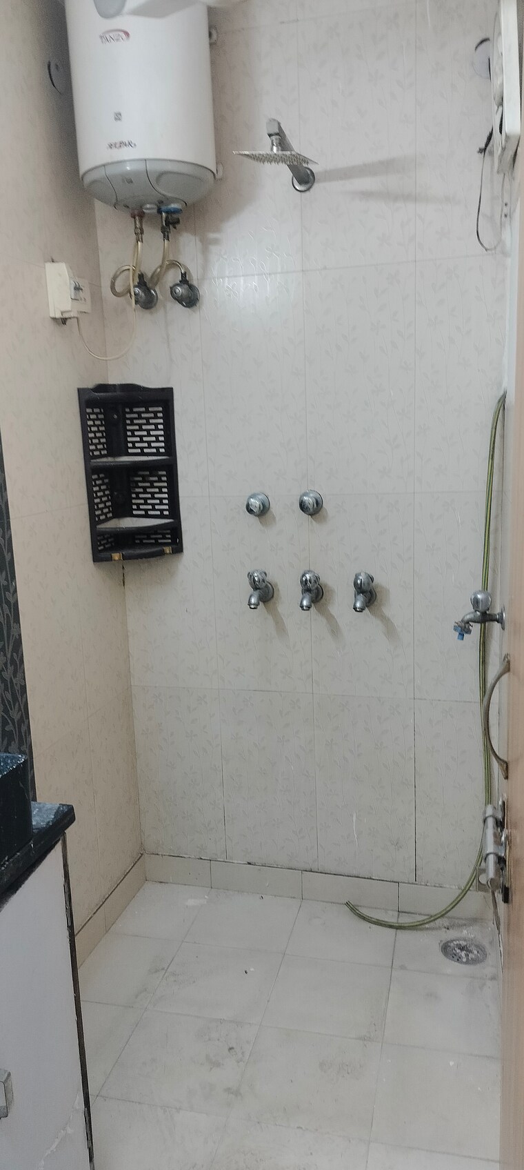 undefined, janakpuri 2 Bedroom 900 Sq.Ft. Apartment In Janakpuri Delhi 9637646