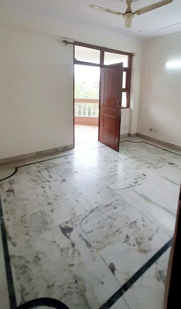 Room in 3 BHK Apartment at Dwarka – for Rent