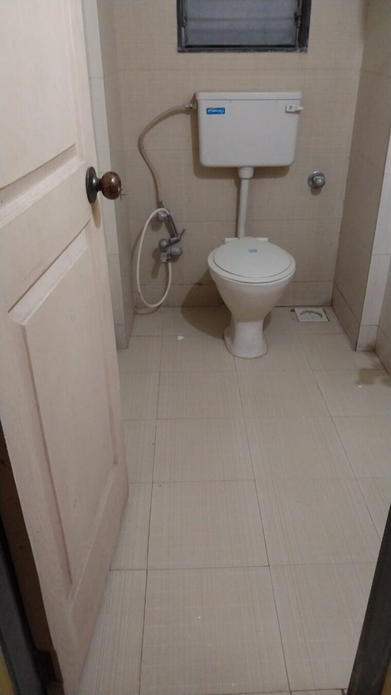 Bathroom, andheri west 1 Bedroom 350 Sq.Ft. Apartment In Andheri West Mumbai 9637702