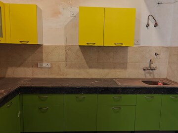 Kitchen in 3.5 BHK Apartment at Omaxe Waterscapes, Gomti Nagar – for Rent