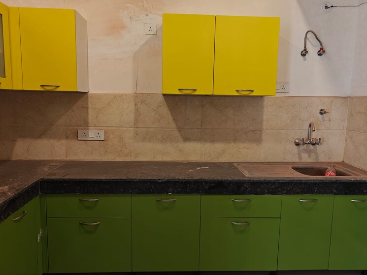 Kitchen, omaxe-waterscapes 3.5 Bedroom 1500 Sq.Ft. Apartment In Gomti Nagar Lucknow 9637727