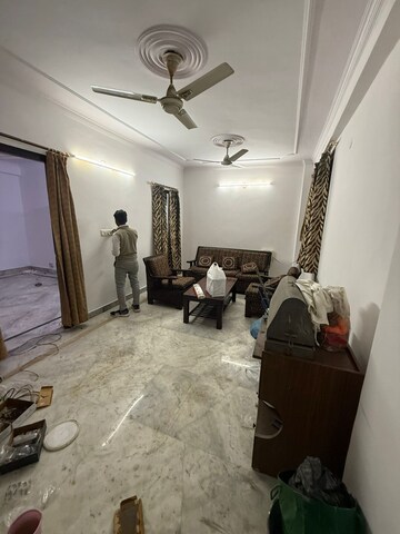 Parking in 3 BHK Builder Floor at Saket – for Rent