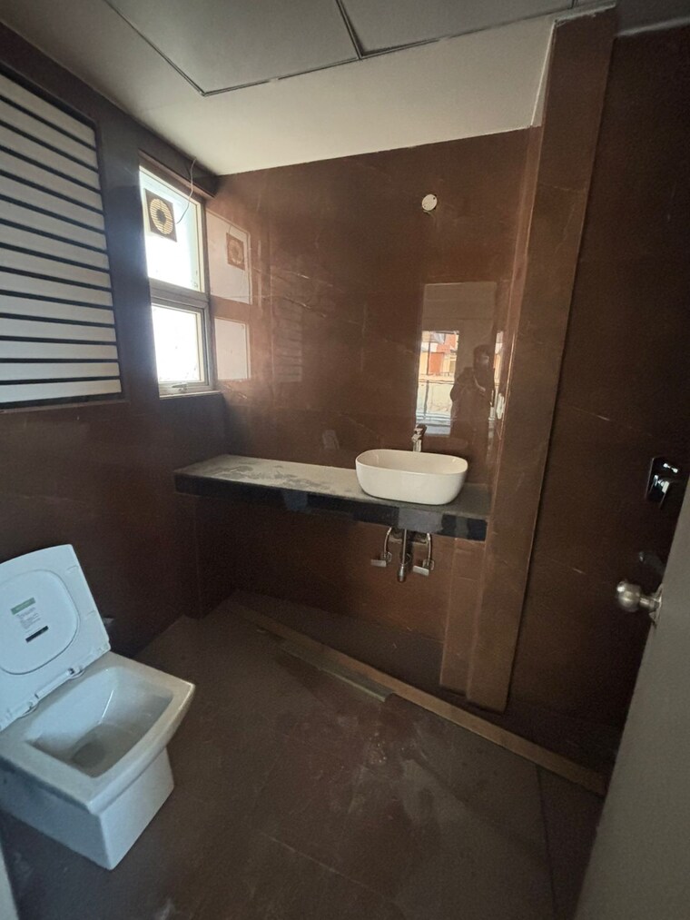 Kitchen, omaxe-waterscapes 3.5 Bedroom 1500 Sq.Ft. Apartment In Gomti Nagar Lucknow 9637727