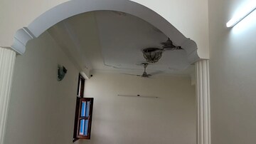 Furnished Amenities in 3.5 BHK Apartment at Sector 10 Dwarka – for Rent