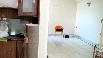 Furnished Amenities in 3.5 BHK Apartment at Sector 10 Dwarka – for Rent