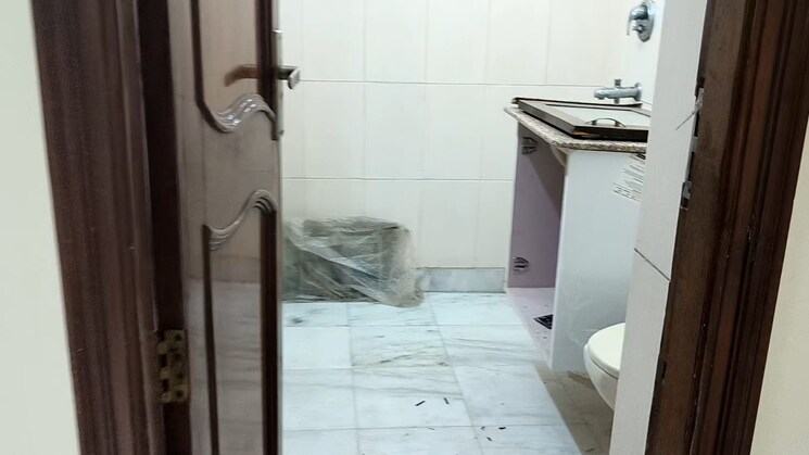 Bathroom, sector 10 dwarka 3.5 Bedroom 1850 Sq.Ft. Apartment In Sector 10 Dwarka Delhi 9637715